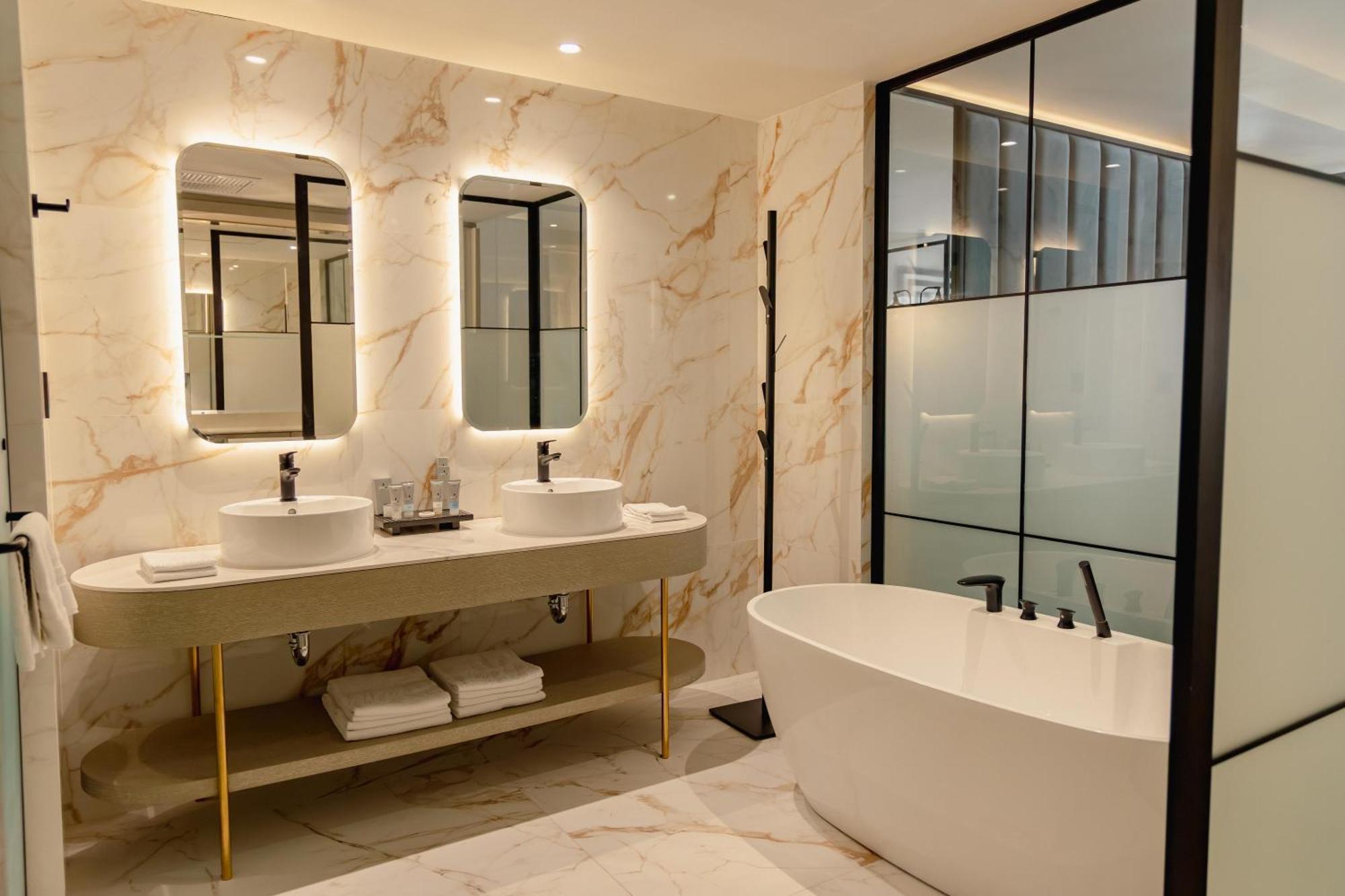 Platinum Suite
