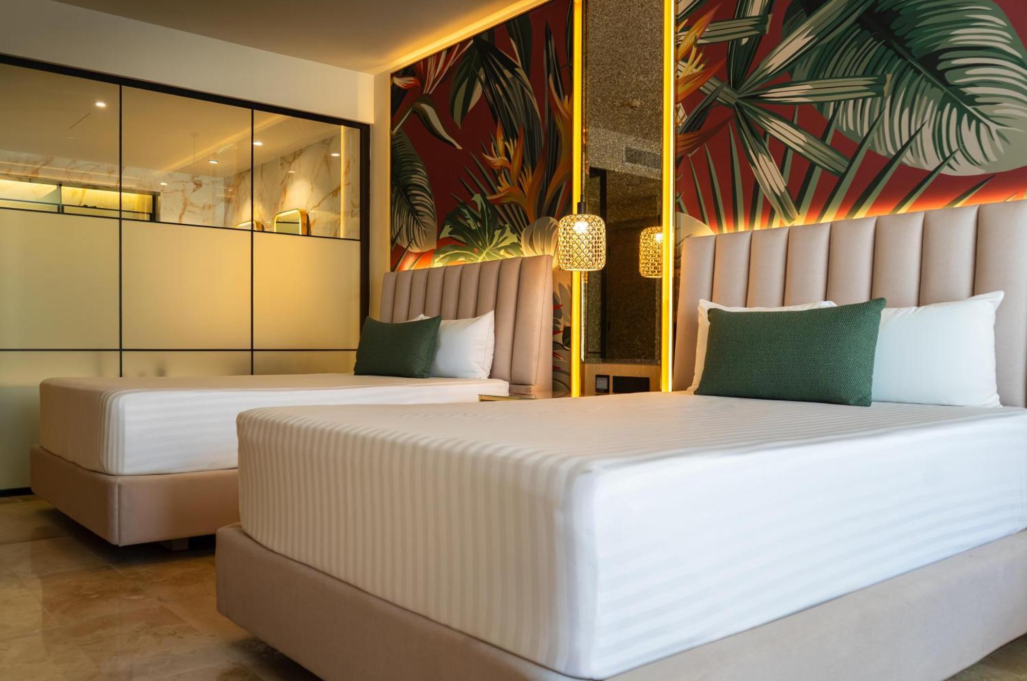 Deluxe Junior Suite with Pool Access (Only for 13+ years old)